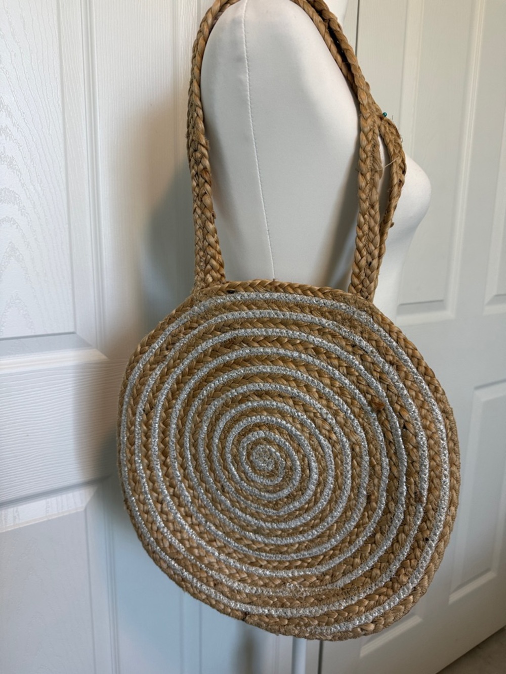 Boho Magid Silver and Tan Round Woven Jute Shoulder Bag Tote costalgrandmother🦋